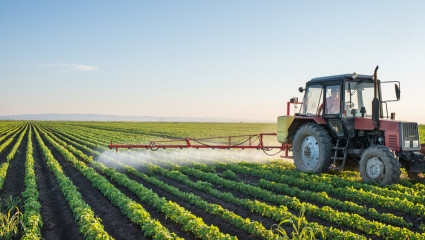 Pesticides et agriculteurs : un nouveau rapport explosif